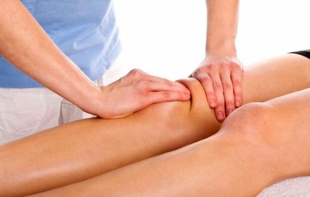 Le massage de l'articulation du genou aidera à soulager les manifestations de l'arthrose du genou